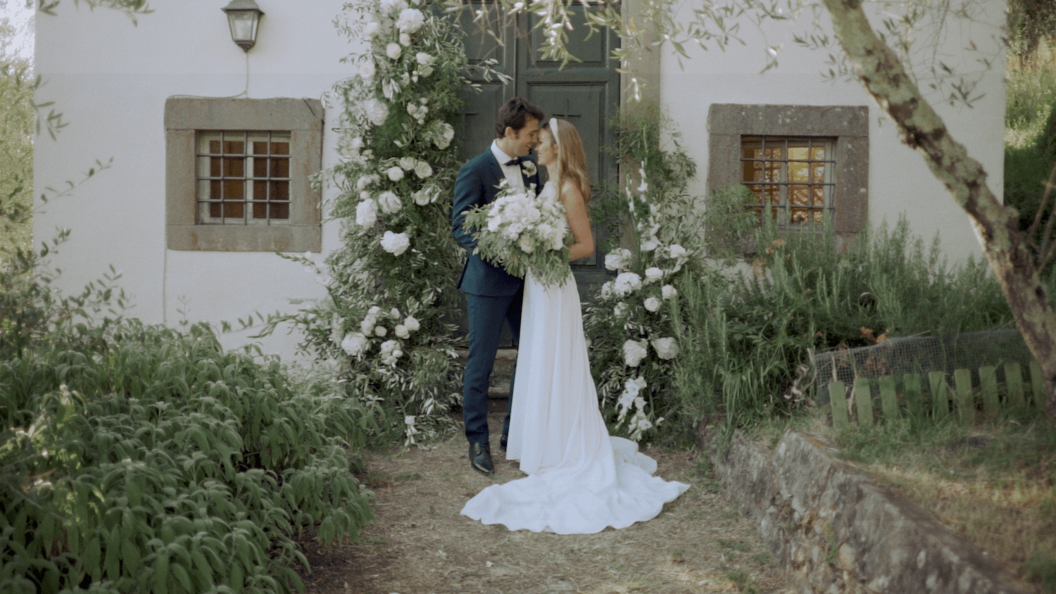 Intimate wedding in Tuscany: love celebrated at Villa Valgiano 